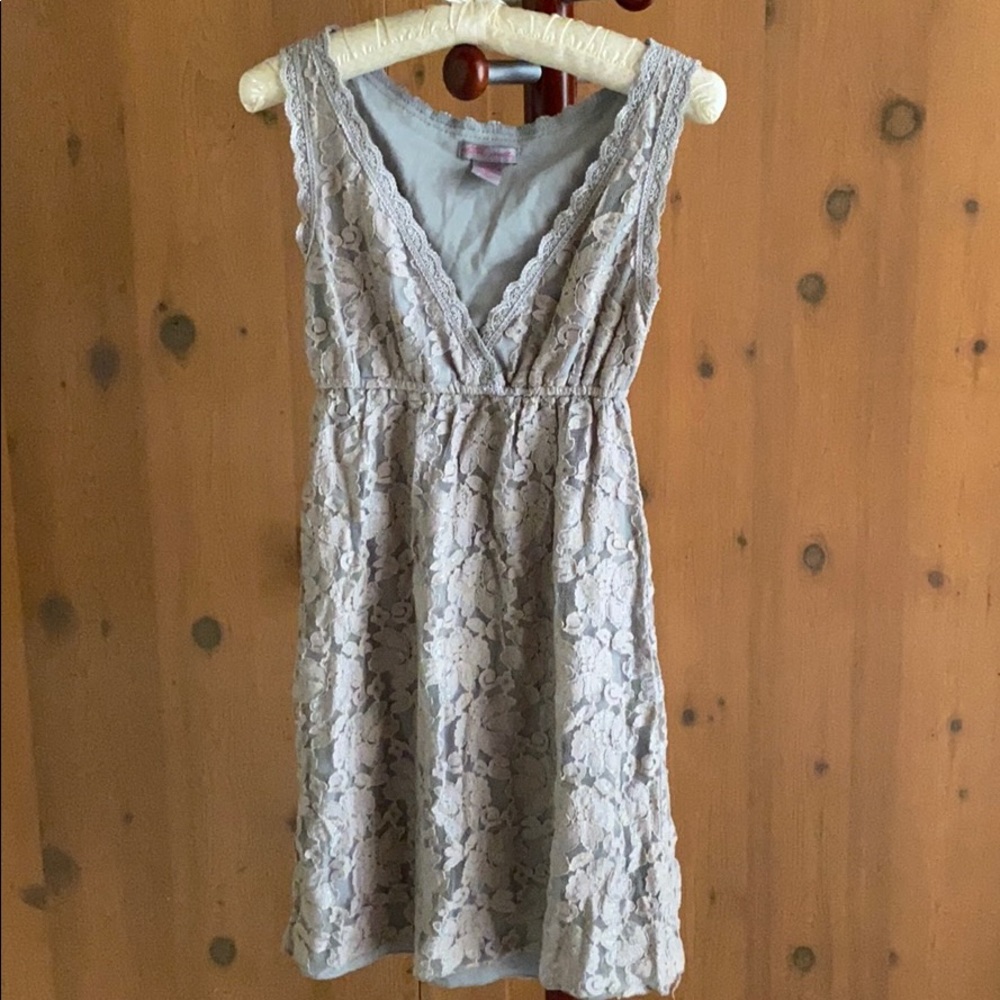 Like new babydoll dress gray lace look cute